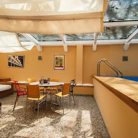 Pavese Halldis Apartment