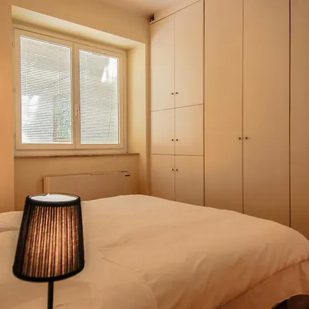 Pavese Halldis Apartment * Milan